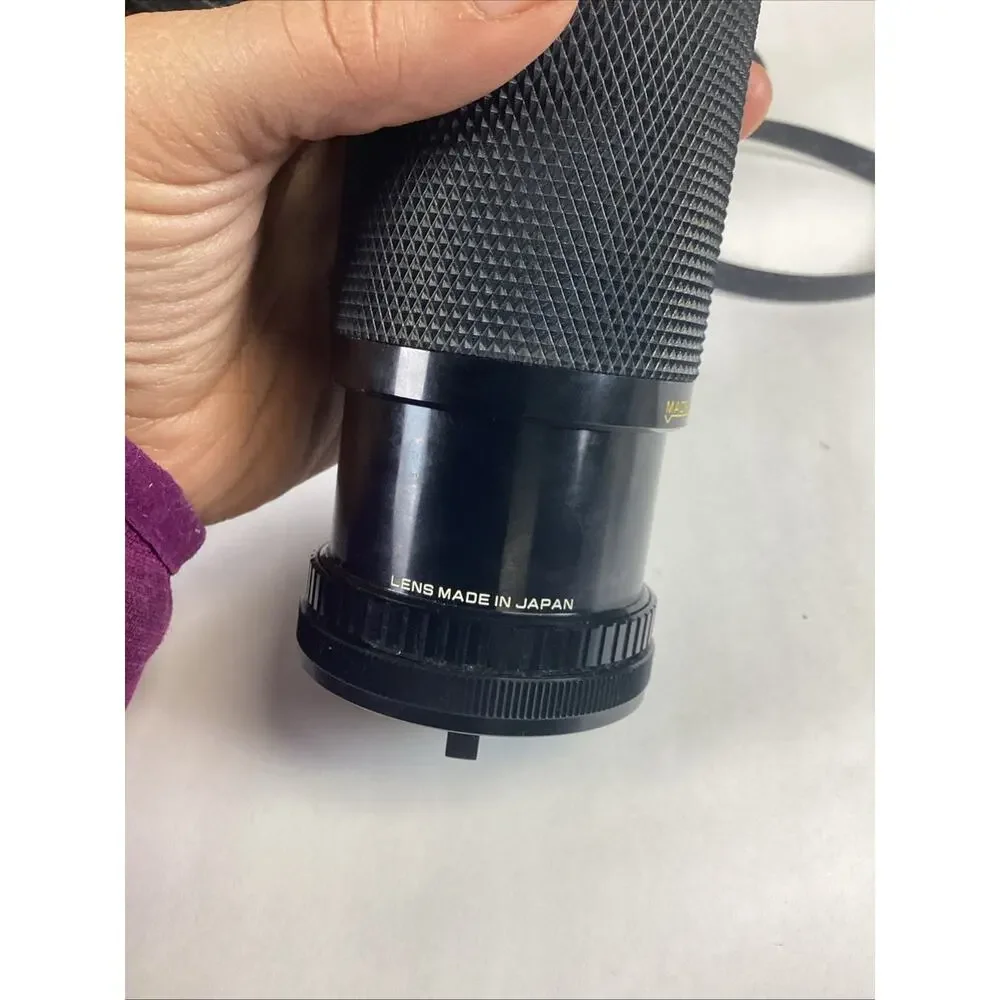 Soligor 80-200mm Zoom + Macro - #38166305 W/ Case & 2 Lens Covers